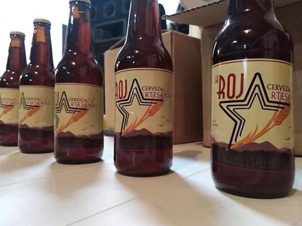 Desde finales de 2018, este proyecto solidario que no contó con el apoyo del gobierno, nació por la autogestión y hasta el momento ha logrado una producción de 400 botellas mensuales.