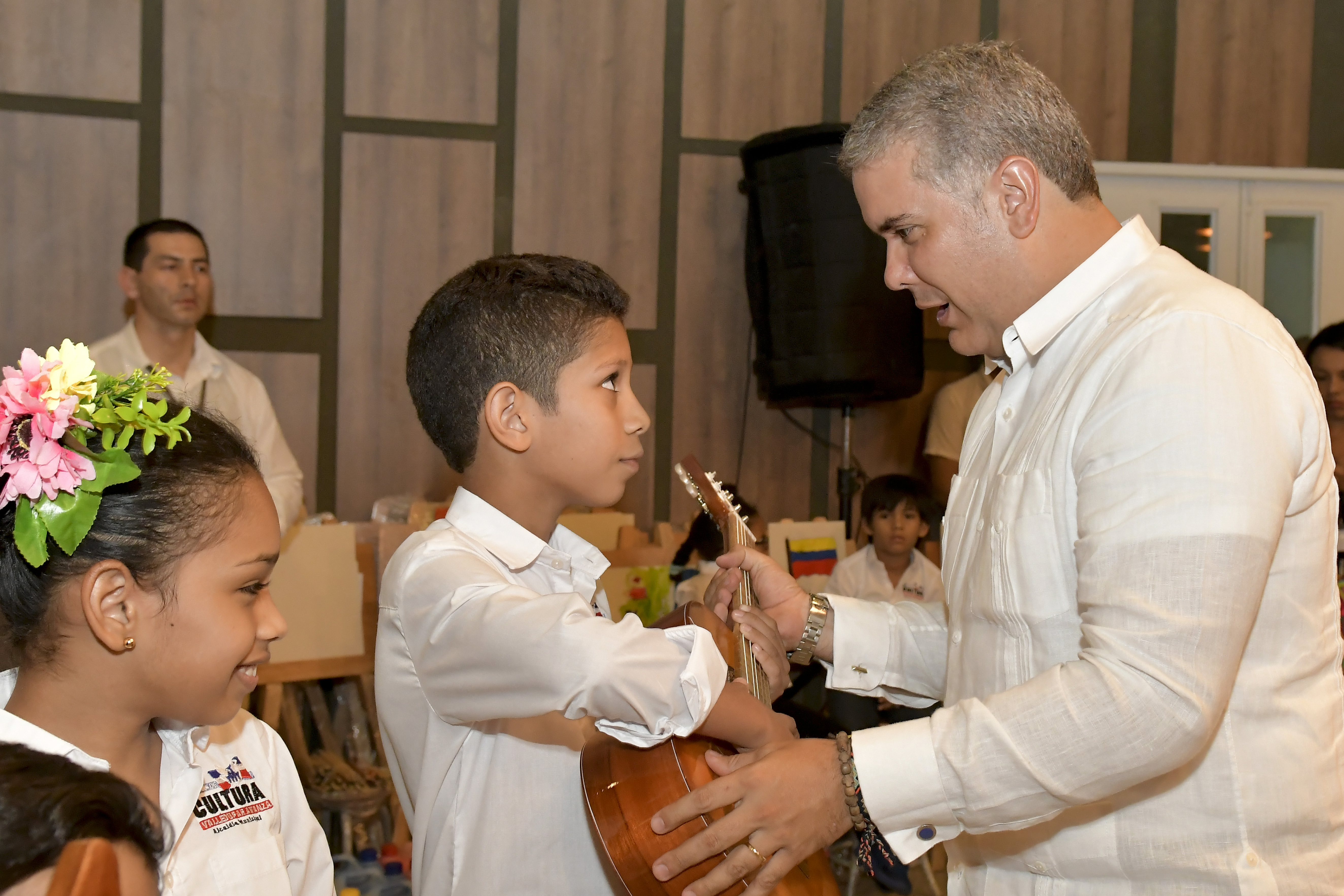 Yo quiero que los colombianos recuerden a nuestro Gobierno como el que puso a la cultura en el centro de la agenda de desarrollo, dijo el Presidente en Valledupar, donde felicitó a jóvenes talentosos.