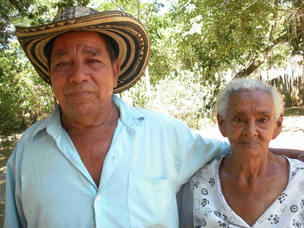 GILBERTO POLO, PRIMO DE JUANCHO, CON TEODOSIA CEBALLOS, AMIGA DE 'ALICIA ADORADA'