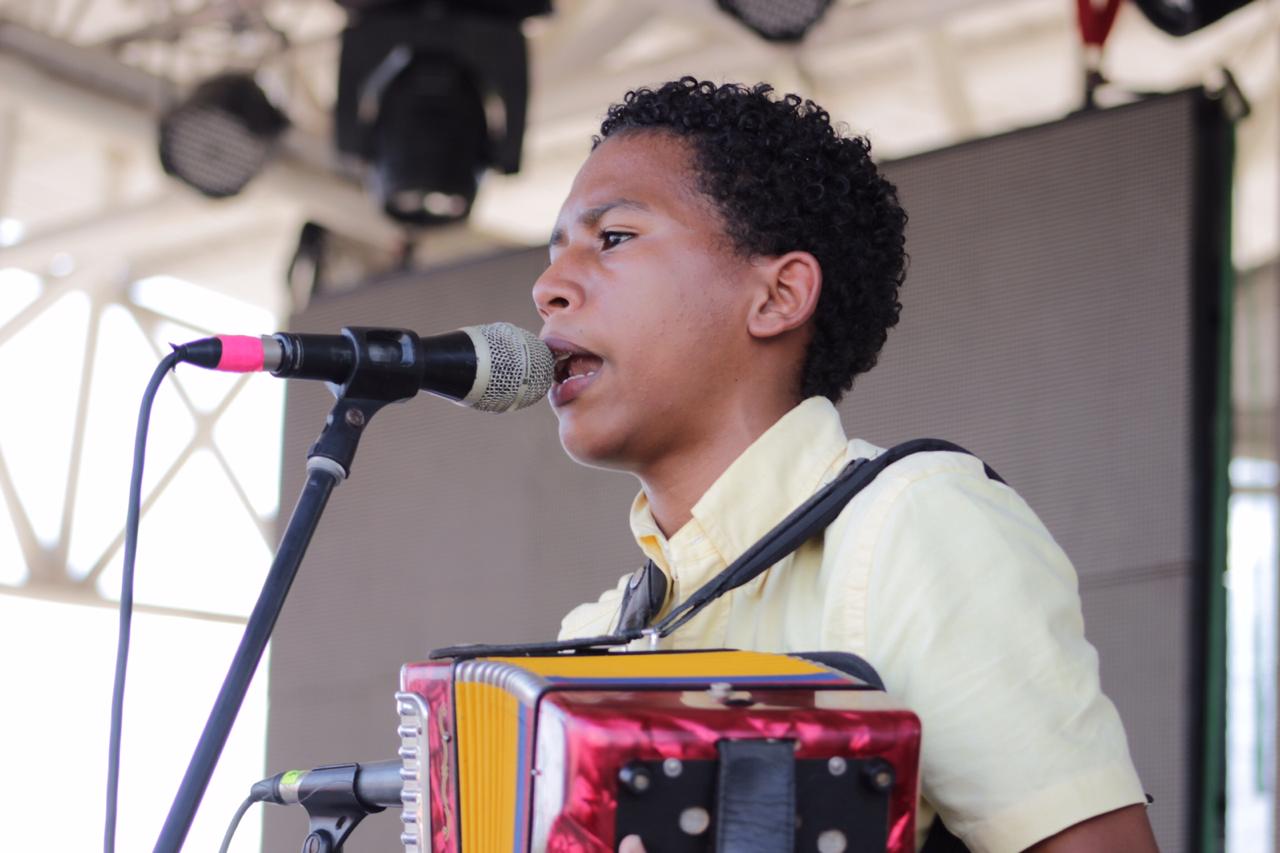 Álvaro Robles, rey juvenil